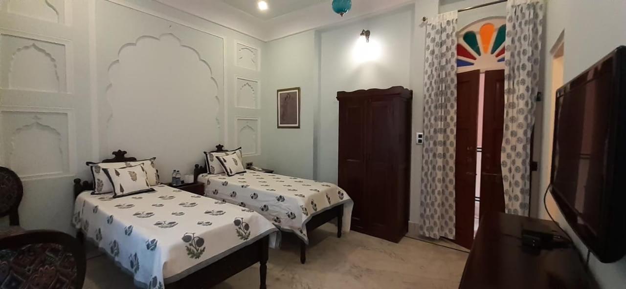 Raj Rajeshwari Haveli Hotel Jaipur Værelse billede